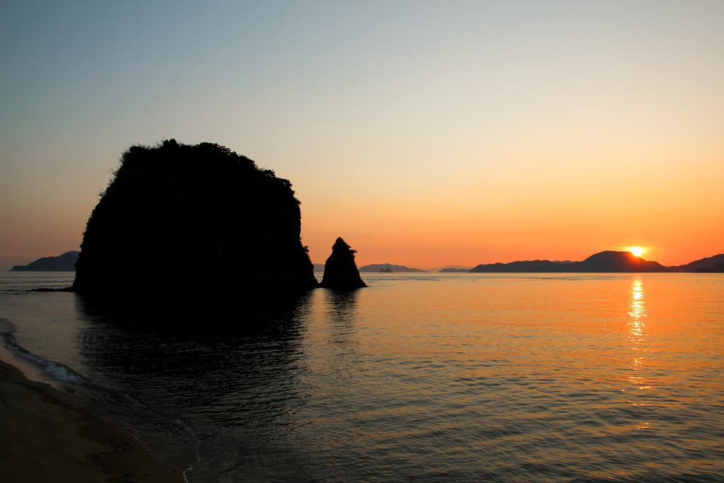 なにもない幸せな島のリトリート宿 The Bonds Matsuyama  Exteriör bild